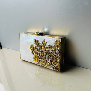 Bolso de Mano Exclusivo y Hermoso de Concha Marina y Madreperla Hecho a Mano para Mujer por CRAFTING CRAFTS al PRECIO MÁS BAJO - Product Image 3