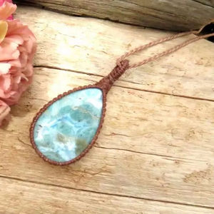 Collar de Macramé Hecho a Mano con Cordón Marrón, Colgante de Mariposa con Perla de Agua Dulce, Joyería Ajustable de Estilo Budista Boho - Product Image 1