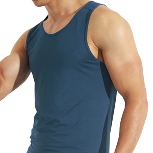 Débardeur de sport sur mesure pour hommes, vêtements de gym avec découpes latérales, débardeurs respirants pour hommes - Product Image 5