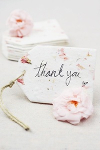 Etiquetas de Papel Rectangulares Sostenibles con Cordel, Etiquetas de Regalo de Papel con Impresión Personalizada para Empaquetado, Bodas y Regalos Corporativos - Product Image 1