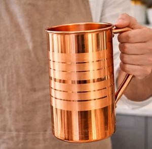 Ensemble de carafes en cuivre pour solutions aqueuses de qualité supérieure, avec verres durables et réutilisables, pour la cuisine, la salle à manger et le style de vie. - Product Image 5