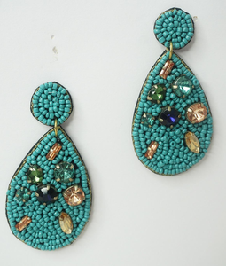 Boucles d'oreilles brodées à la main avec perles pour femmes et filles, bijoux en acier inoxydable tendance pour l'automne par MD HANDICRAFTS - Product Image 6