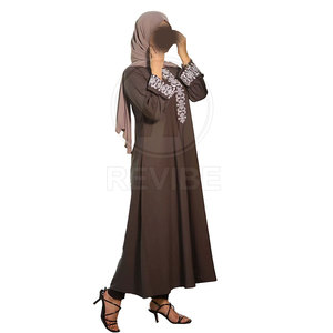 High Quality Elegant Women <b>Abaya</b> Soft Fabric Breathable Lightweight Design Floor Length Long Sleeves for Daily Occasion Wear - Product Image 4