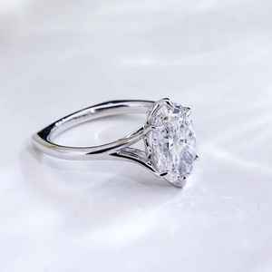 Bague signet ovale en moissanite scintillante pour femme, en argent 925 original, bijoux fins au design unique, cadeau charmant pour partenaire - Product Image 2