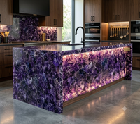 Panneau de pierre précieuse translucide Vardhmaan en agate améthyste violette de luxe rétroéclairé, résistant à l'eau, design moderne pour salon, garantie 1 an