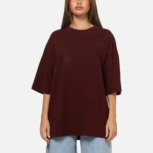 ผู้ผลิตจากปากีสถาน เสื้อยืดสีแดงเลือดหมูทรงหลวมสำหรับผู้หญิง ดีไซน์ล่าสุด แห้งเร็ว ระบายอากาศได้ดี เสื้อยืดโอเวอร์ไซส์สำหรับผู้หญิง - Product Image 1