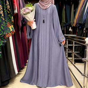 Abaya Premium con Abertura Frontal y Bordado Floral, Color Caqui Real, Abaya de Lujo con Bordado de Rosas, Abaya Abierta Elegante en Color Caqui Nida - Product Image 5