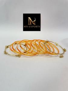Brazaletes de Acrílico Transparente Naranja para Mujer, Marca MN EXPORTS, de Primera Calidad, Modernos, Plateados, con Cristales de Imitación, Joyería para Bodas - Product Image 3