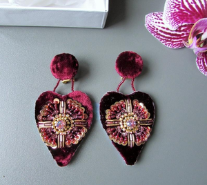 งานฝีมือทำมือ น้ำหนักเบา สำหรับผู้หญิงและเด็กผู้หญิง ดีไซน์ที่ได้รับแรงบันดาลใจจากพุทธศาสนา ประดับด้วยลูกปัดเม็ดเล็กแบบตัดแต่ง งานปักสำหรับงานปาร์ตี้ เครื่องประดับ โดย MULTI CRAFT - Product Image 2