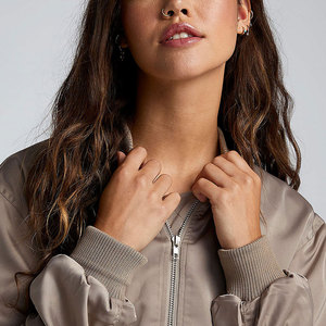 Nouvelle arrivée : Blouson bomber classique pour femme, vente en gros, blouson bomber léger et tendance, fabrication en usine pour femme - Product Image 5