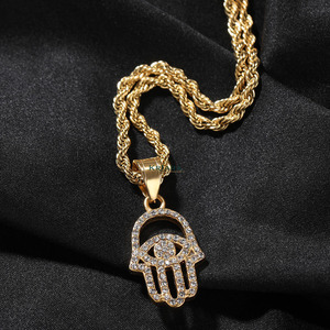Pendentif main Hamsa en argent 925 plaqué or 22 carats avec pierres en moissanite, style hip-hop, pendentif unisexe - Product Image 5