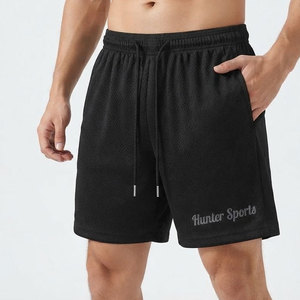 Pantalones Cortos Deportivos de Malla para Hombre Hunter Sports, Color Beige con Diseño de Puntos, Logotipo Bordado, Cintura con Cordón Ajustable, Estilo Casual y Atlético - Product Image 3