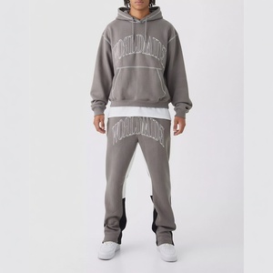 Conjunto Deportivo Glory con Bordado Personalizado, Sudadera Oversize con Bolsillo Canguro y Pantalones Deportivos con Paneles para Ropa Urbana y Casual - Product Image 3