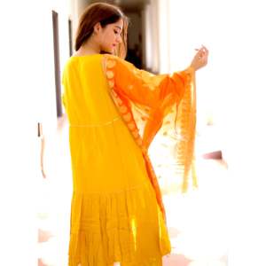 Hermoso Traje Amarillo de Gasa para Mujer, Talla XS, Exclusivo, con Adornos Sikhiya Gotta - Product Image 2