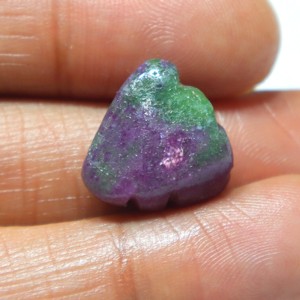 พลอยรูบี้โซไซต์แกะสลักทรงคาโบชอง พลอยรูบี้แกะสลักทำมือ ผิวเรียบ ขายส่งจากผู้ผลิตสำหรับทำเครื่องประดับ - Product Image 3