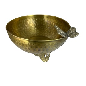 Bol de service en métal poli et élégant avec pieds décoratifs en feuille d'or. Disponible à prix de gros pour la décoration de table de luxe. - Product Image 2