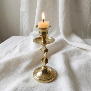 Elegante Portavelas con Diseño de Cuello Retorcido, Soporte de Metal Dorado para Velas, Centro de Mesa para una Cena Elegante - Product Image 6