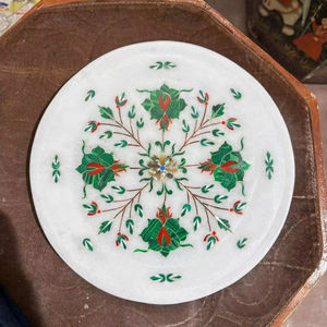 Assiettes rondes en marbre de qualité supérieure avec incrustations, design traditionnel, faites à la main et durables pour la décoration de la maison - Product Image 4