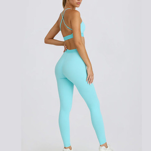 Ensemble de yoga pour femmes de haute qualité, leggings courts en tricot uni anti-transparence et soutien-gorge push-up pour un style de vie actif - Product Image 4