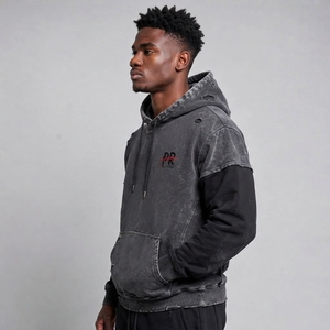 Sweat-shirt homme premium effet usé, fabriqué avec un tissu de qualité, coupe décontractée, détails usés élégants et construction durable. - Product Image 4