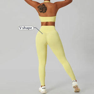 Ensemble Leggings Taille Haute Croisés en V et Soutien-Gorge de Sport Halter – Tenue de Yoga, Gym, Entraînement, Vêtements de Fitness – Fabricant de Logos Personnalisés - Product Image 4
