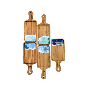 Planche à découper moderne en bois avec design océanique en résine bleue, finition miroir haute brillance, durable, décoration de cuisine - Product Image 1