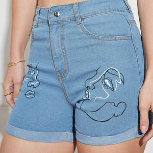 Shorts en jean pour femmes à coupe décontractée, style urbain, shorts en jean tendance pour femmes, shorts en jean décontractés pour femmes avec design imprimé au laser - Product Image 6