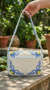 Bolso de mano duradero de primera calidad Bordado floral llamativo Apariencia elegante y femenina Accesorio elegante para cada ocasión - Product Image 3