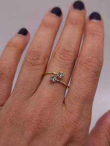 Anillo de Diamantes Cultivados en Laboratorio de 0.60 CT con 2 Piedras en Oro de 14K para Mujer |   Anillo de Compromiso Toi Et Moi |   Elegante Joyería Nupcial - Product Image 1