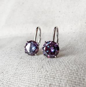 Boucles d'oreilles pendantes solitaires en argent 925 avec améthyste et moissanite taille ronde 2 carats, minimalistes, pour cadeaux à bas prix - Product Image 2