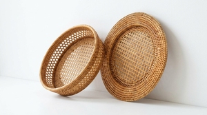 Assiette de présentation ronde en rotin tressé à la main, naturelle et économique, pour la décoration de table, les mariages et les événements - Product Image 5