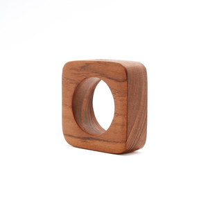 Anneaux de serviette en bois géométriques, écologiques, durables, de luxe, en stock, design exclusif, logo personnalisé accepté - Product Image 1