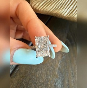 Bague de luxe en diamant de laboratoire taille radiant pour femme, en argent sterling, pour fiançailles, mariage, anniversaire, bijou fin moderne, cadeau - Product Image 2