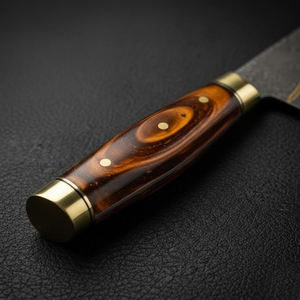 มีดเชฟอเนกประสงค์ลายดามัสกัสทองแดงคุณภาพสูง ดีไซน์สมดุล เหมาะสำหรับอุปกรณ์ครัวแคมป์ปิ้ง - Product Image 5