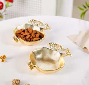 Tazón Decorativo de Aluminio Ecológico Hecho a Mano con Diseño de Granada Dorada para Servir Frutas, Aperitivos y Postres en Fiestas, Bodas y Hoteles - Product Image 1