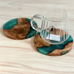 Sous-verres personnalisés en résine et bois de thuya – Sous-verres en époxy vert et noir pour mariage, bar à domicile et décoration de table de cuisine - Product Image 6