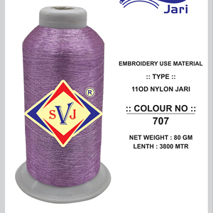 Fil à broder en nylon SHREE VIDHATA JARI Modèle 1001, fil Zari argenté métallisé 110 Deniers, type MX, bobine de 3800m, grande bobine, pour broderie à la main - Product Image 1