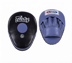 แผ่นซ้อมเตะ Fairtex แบบสั่งทำพิเศษ หนังแท้ 100% ทนทาน สำหรับฝึกซ้อมมวย สำหรับผู้ใหญ่ MMA คิกบ็อกซิ่ง สำหรับผู้ชายและผู้หญิง - Product Image 5
