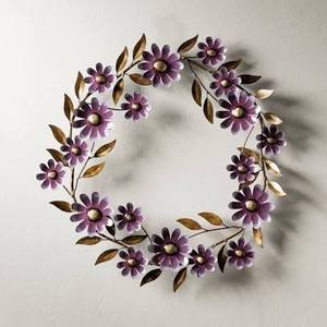 Corona Floral Rústica de Metal, Redonda, Hecha a Mano, Decorativa, con Flores, Arte de Pared sin Iluminación, Hojas Moradas y Doradas - Product Image 1