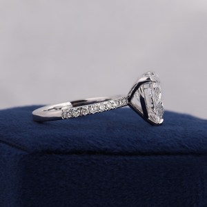 Anillo de Compromiso y Matrimonio de Oro Blanco Sólido de 14K con Diseño de Halo, Diamante de Laboratorio con Corte Corazón de 1 Quilate, Certificado IGI, para Mujer - Product Image 5