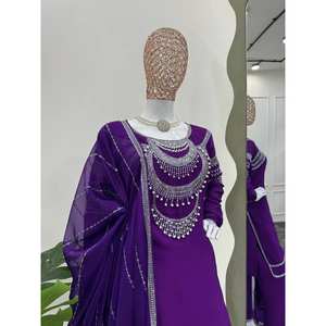 Conjunto de Traje de Chifón XL de Diseñador con Adornos de Hilo, Remaches y Moti - Product Image 2