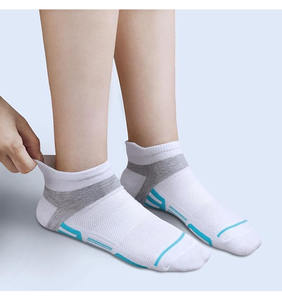 Chaussettes de sport montantes thermiques premium pour homme, ultra chaudes, écologiques, douces, respirantes, anti-odeur, durables, à motif dessin animé - Product Image 2