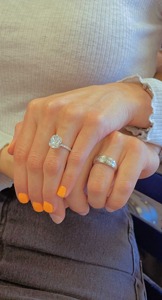 Bague de fiançailles en or blanc avec diamant ovale de 5 carats, style classique, pour femme, diamant naturel certifié GIA. - Product Image 2