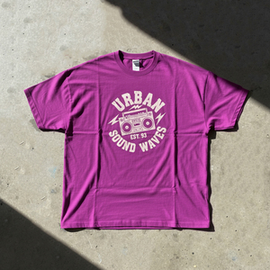 Camiseta de Marca Personalizada, Prenda de Alta Calidad para Hombre, Impresión Serigrafiada, Corte y Confección, Camiseta de Lujo de 260 g/m², Corte Recto y Acabado sin Rematar - Product Image 1