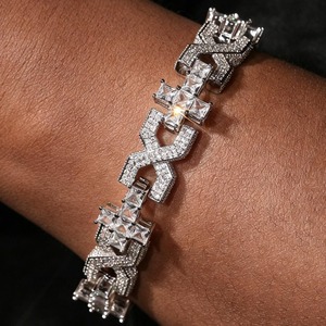 Pulsera de tenis hiphop para hombre de plata de ley 925 personalizada, con diseño cubano y cruz, halo de moissanita, estilo 'Iced Out' y diamante 'Princess' - Product Image 3