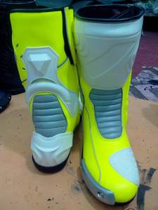 รองเท้าขี่มอเตอร์ไซค์หนังวัวแท้คุณภาพสูง รองเท้าบูทขี่มอเตอร์ไซค์แบบหุ้มข้อสูง รองเท้าหนังสำหรับแข่งรถมอเตอร์ไซค์ - Product Image 2