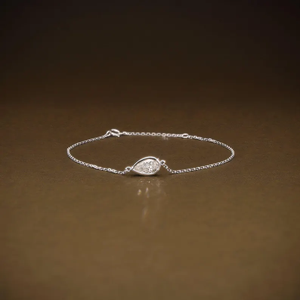 Bracelet solitaire minimaliste ajustable en diamant de laboratoire taille poire 1,00 carat D VVS2 certifié, serti clos, bijoux fins - Product Image 3