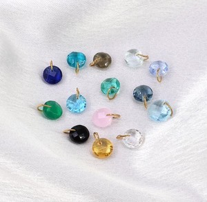 Pendentif en pierre précieuse aquamarine facettée |   Breloque ronde en verre plaqué or |   Fournitures pour la fabrication de bijoux - Product Image 3