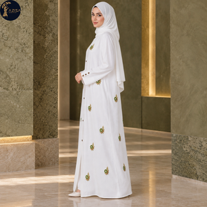 Abaya Blanca Pura con Estampado Verde Dorado y Botones en la Parte Delantera para Mujer |   Vestido modesto y fluido con textura fina - Product Image 3