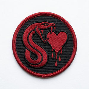 Parche Termoadhesivo Redondo Bordado Personalizado de Castillo Gótico con Murciélagos y Fortaleza Vampírica para Chaquetas y Bolsos, Fabricante Mayorista - Product Image 2